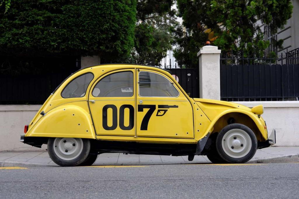 Citroen 2CV with 007 painted on side